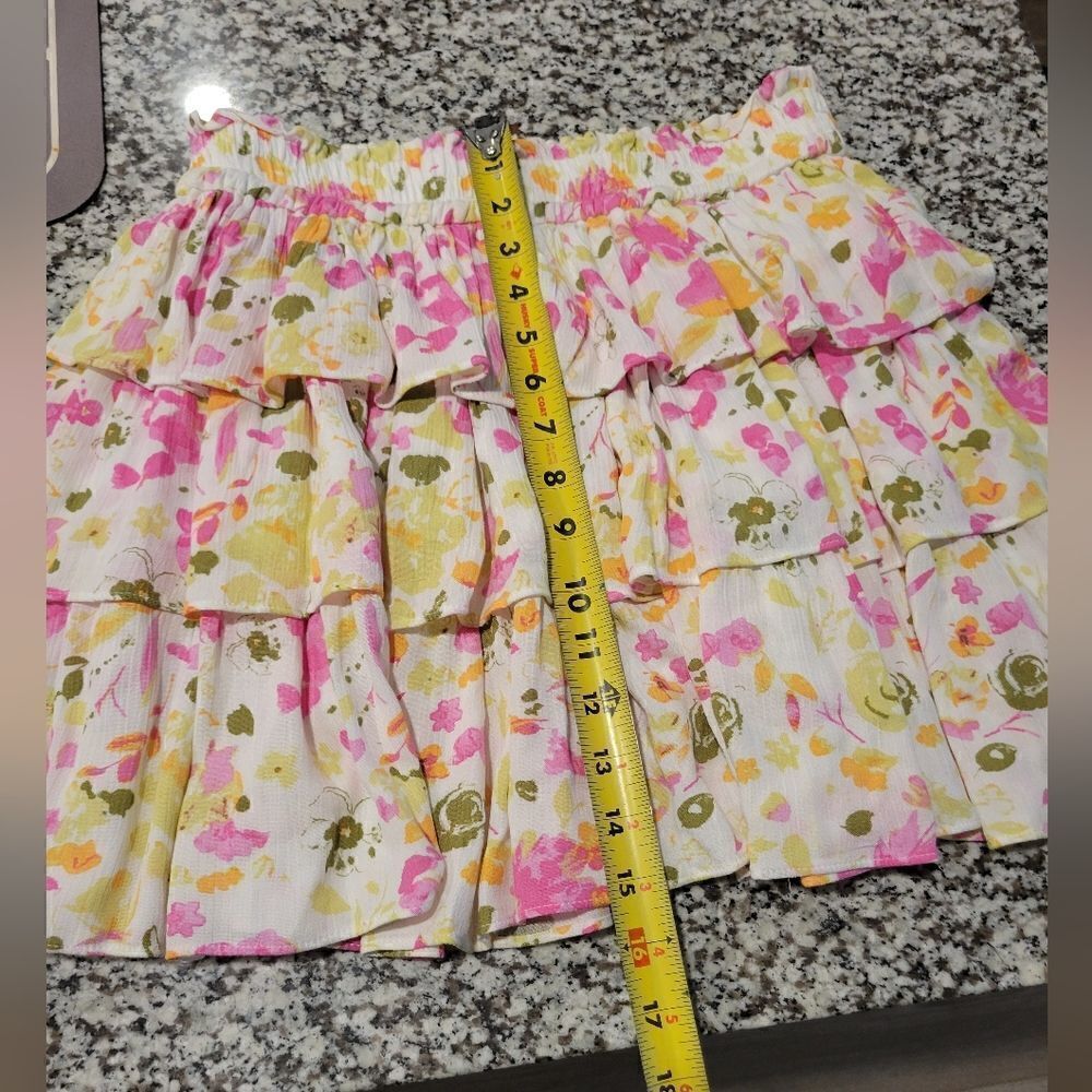C&V Chelsea & VioletMid Rise Printed Ruffled Flippy Skirt - Picture 5 of 10